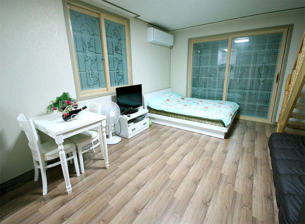 Ever Green Pension Geoje Exterior photo